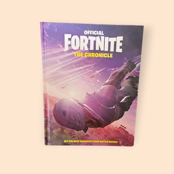 Fortnite official Chronicle, hardcover - Picture 1 of 3